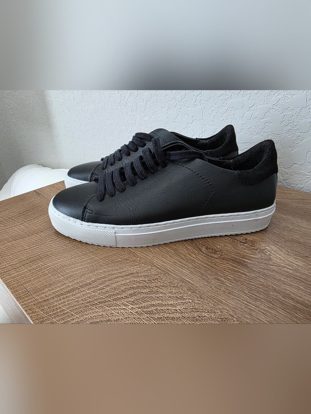 Axel Arigato Leather Low Top Sneakers